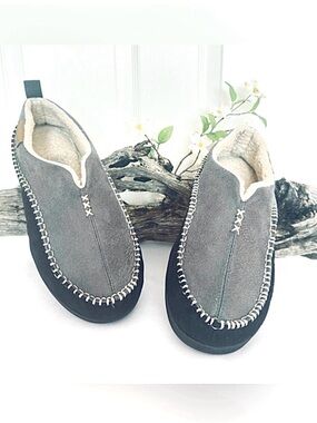 EverFoams Gray Sherpa Lined Slip On Slippers Contrast Stitch